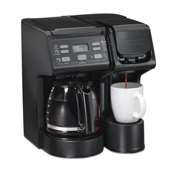 Namus ar biurą tris-asmuo, kavos virimo aparatas, vieną ar 12 puodeliai, puodeliai juodos kavos virimo aparatas